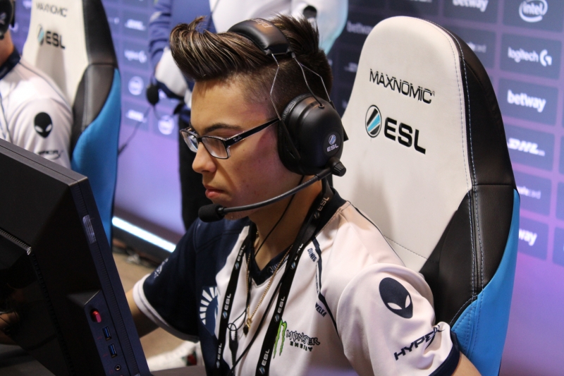 Twistzz_Liquid_ESL_One_BH.jpg