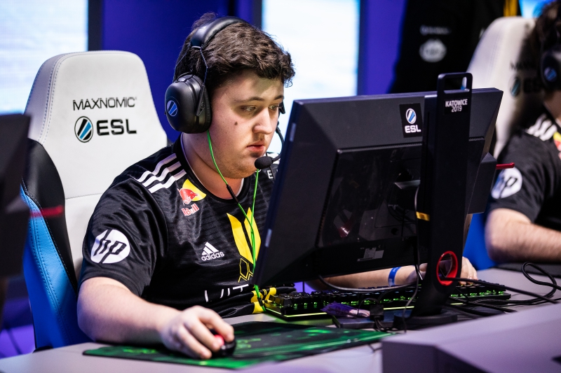 DRAFT5 - Atual melhor jogador do mundo, S1mple disse em entrevista para a  HLTV que o jogador mais próximo de seu nível de jogo é o ZywOo. Concorda  com o jogador da