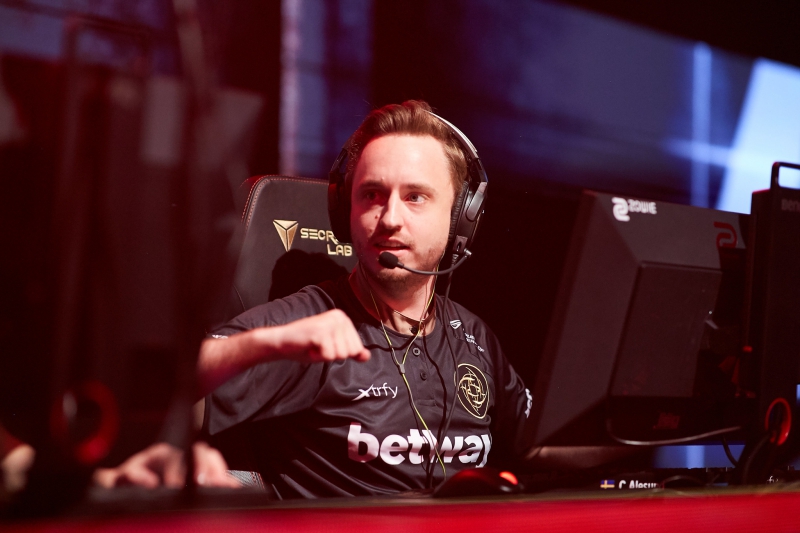 GeT_RiGhT se rende à genialidade da torcida brasileira | Foto: Igor Bezborodov/StarLadder