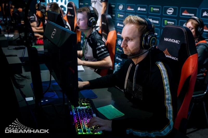 https://static.draft5.gg/news/2020/11/10193630/SyrsoN_at_Dreamhack_Open_Leipzig_2020.jpg