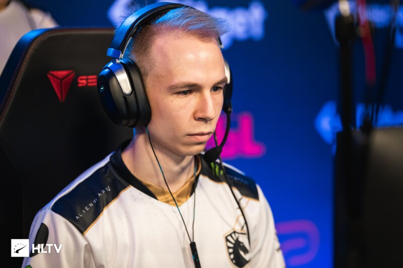 EliGE possivelmente terá pesadelos com sua performance na Dust2 | Foto: HLTV.org