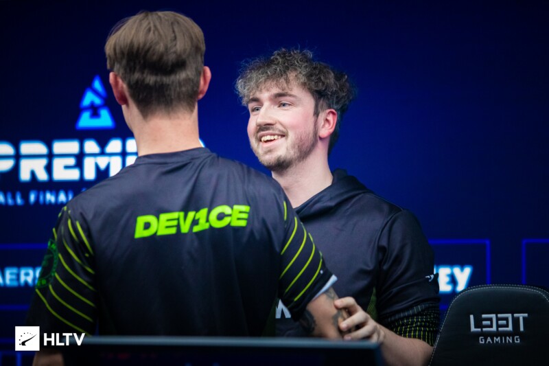 https://static.draft5.gg/news/2021/12/09155412/Ninjas-in-Pyjamas-es3tag-e-device-BLAST-Premier-Fall-Finals-2021.jpg