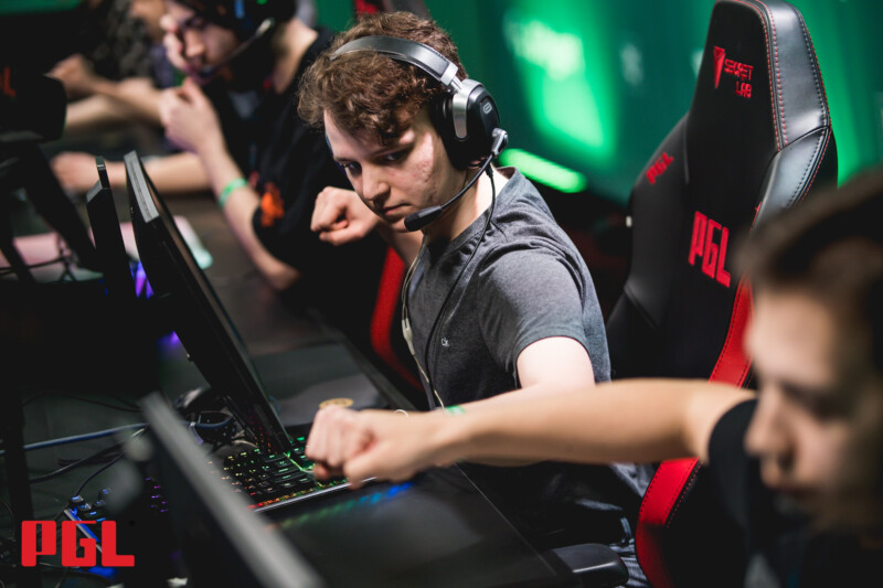 https://static.draft5.gg/news/2022/04/27150354/virtuspro.jpg