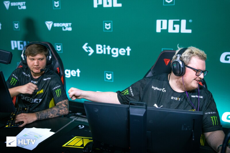 s1mple garante ter alertado Boombl4 ainda antes das polêmicas envolvendo a ex-esposa do russo | Foto: Radosław Makuch/HLTV.org