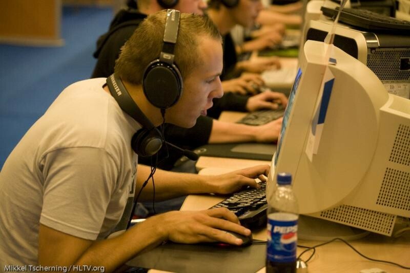 HeatoN fez parte do elenco que venceu a primeira DreamHack de Counter-Strike | Foto: Mikkel Tscherning/HLTV