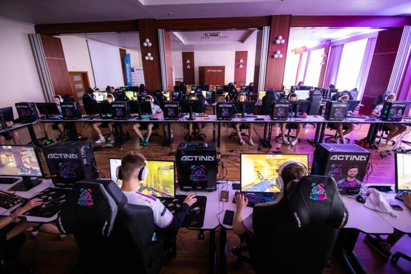 A estrutura do Pasha Gaming Camp | Foto: Reprodução/Twitter/paszaBiceps