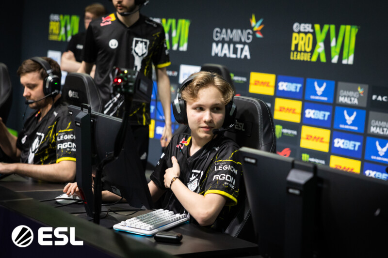 m0NESY desaprovou mudanças nas smokes do CS2 | Foto: Adela Sznajder/ESL