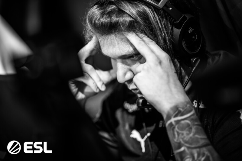 s1mple é um dos mais ferrenhos críticos do CS2 | Foto: Divulgação/ESL