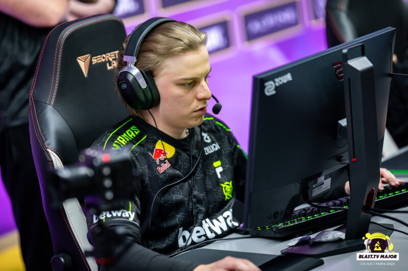 https://static.draft5.gg/news/2023/05/29162947/Ninjas-in-Pyjamas-Aleksib-BLAST.tv-Paris-Major-20232.jpg