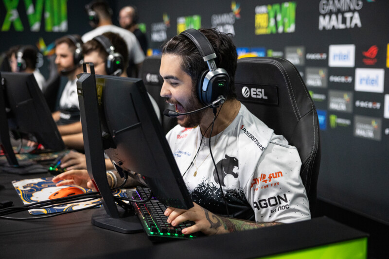 Equipes brasileiras terão ao menos um último compromisso no CS:GO | Foto: Adela Sznajder/ESL