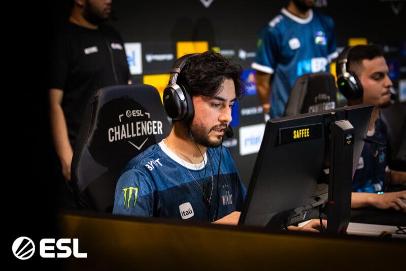 Brasileiros precisarão vencer três partidas seguidas para avançar aos playoffs | Foto: Enos Ku/ESL