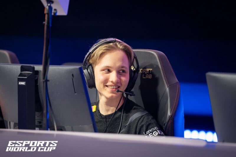 m0NESY fatura terceira honraria individual da carreira | Foto: Tyler Grenfell/Esports World Cup