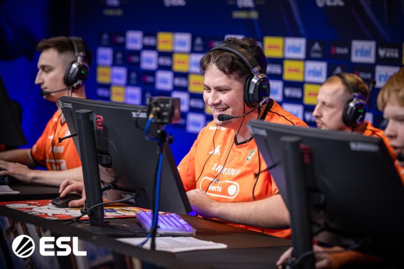 https://static.draft5.gg/news/2025/11/05060736/Virtus.pro-Perfecto-IEM-Chengdu-2025.jpg