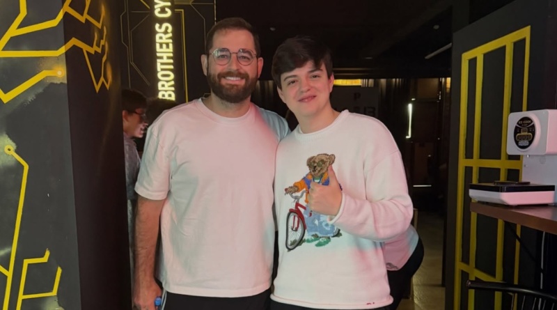 https://static.draft5.gg/news/2026/05/07122827/FURIA-FalleN-e-molodoy-Lan-House-Cazaquistao-2026.jpg