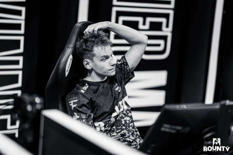 https://static.draft5.gg/news/2026/08/11155545/FaZe-Clan-frozen-BLAST-Bounty-Summer-2026.jpg